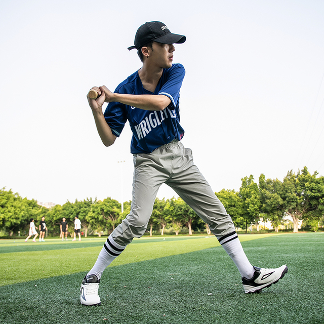 High-Performance Men's Baseball Shoes | Comfortable &amp; Durable for All Players